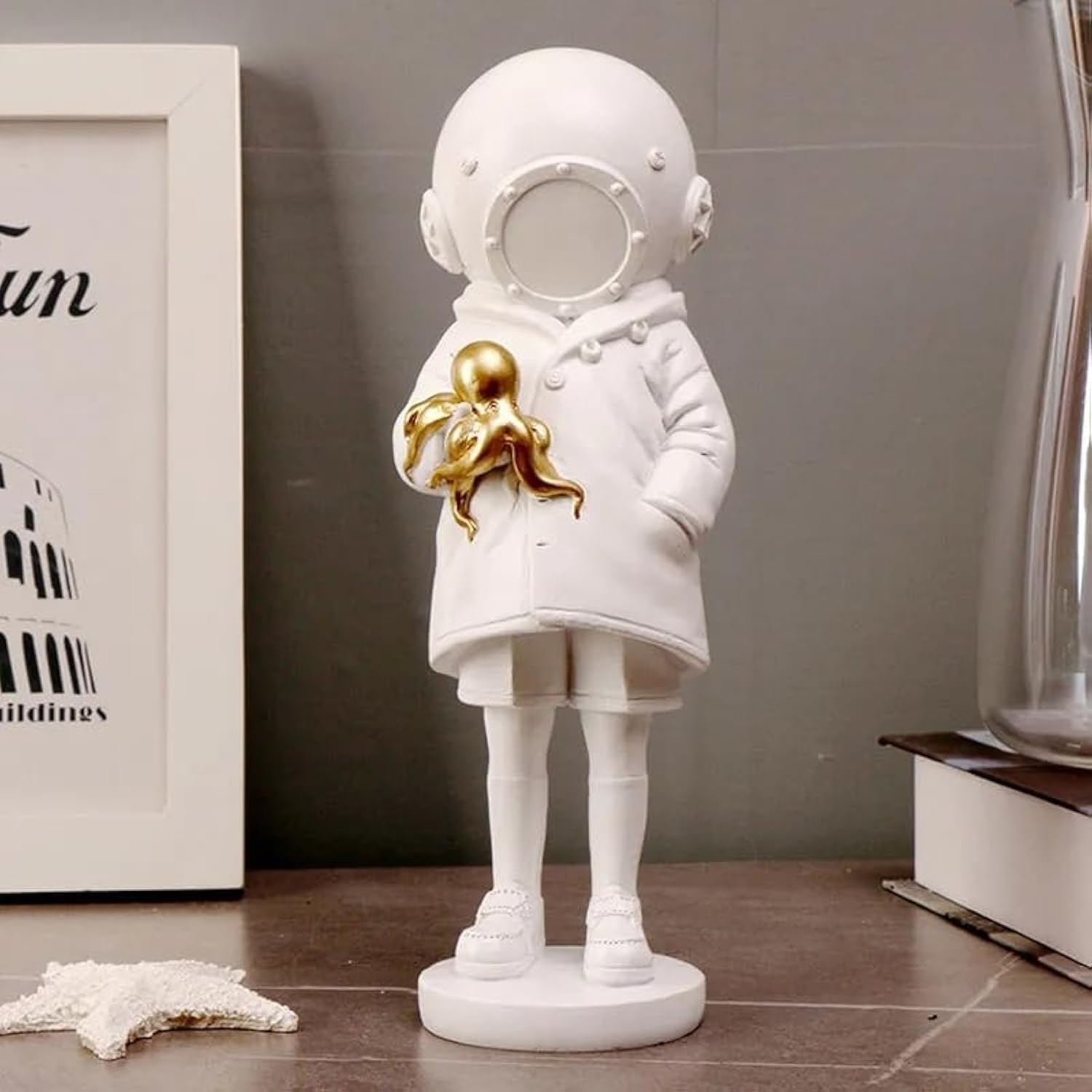 Banksy Flower Throwing Statue Flower Thrower Sculpture, Man's Room Figurines Home Decor for Shelves, Resin Art Craft Desk Decoration Collection Ornament Gift (White)