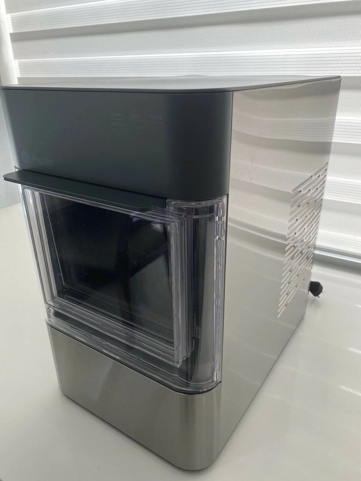 ge-profile-opal-20-24-lb-portable-icemaker-nugget-ice-production-1.jpg GE Profile Opal 2.0 24-lb. Portable Icemaker + Nugget Ice Production - Image 1