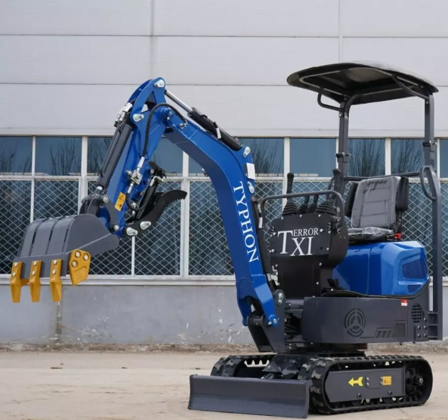 563f07_af8808609c2d444091c3e4f7766d5ad7mv2.webp TYPHON TERROR XI Heavy-Duty Mini Excavator – 1-Ton 13.5HP Briggs & Stratton Engine EPA-Certified Crawler Digger - Image 1
